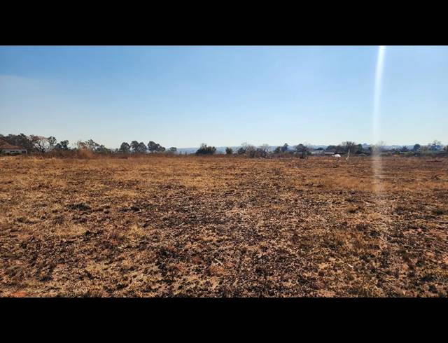 LAND FOR SALE IN BERTON PARK